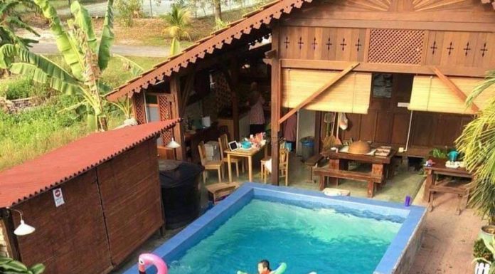Dangau Indah Chalet Rumah Kayu Dengan Swimming Pool 